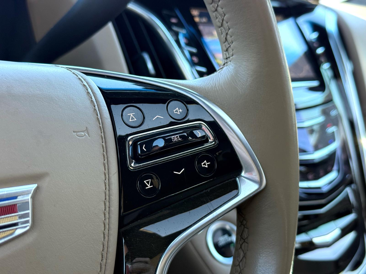 Cadillac Escalade ESV 2WD Platinum 2018