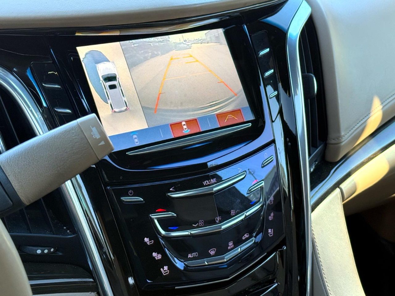 Cadillac Escalade ESV 2WD Platinum 2018