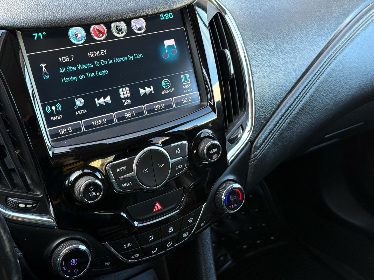 Chevrolet Cruze Premier Hatchback 2017