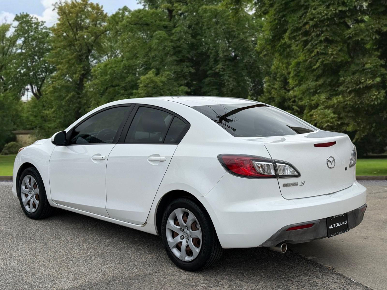 Mazda MAZDA3 i Touring 4-door 2010