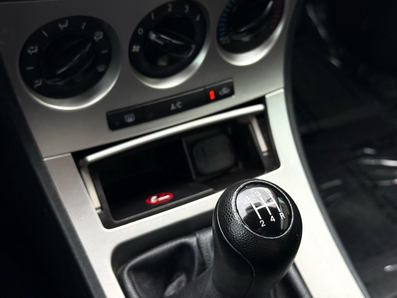 Mazda MAZDA3 i Touring 4-door 2010