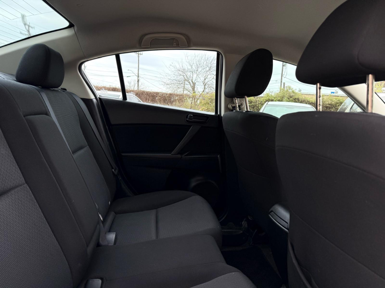 Mazda MAZDA3 i Touring 4-door 2010