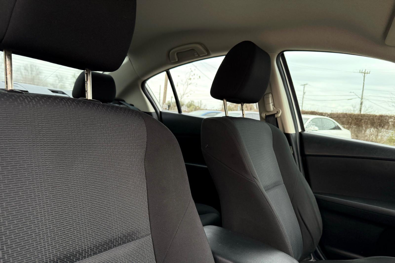 Mazda MAZDA3 i Touring 4-door 2010