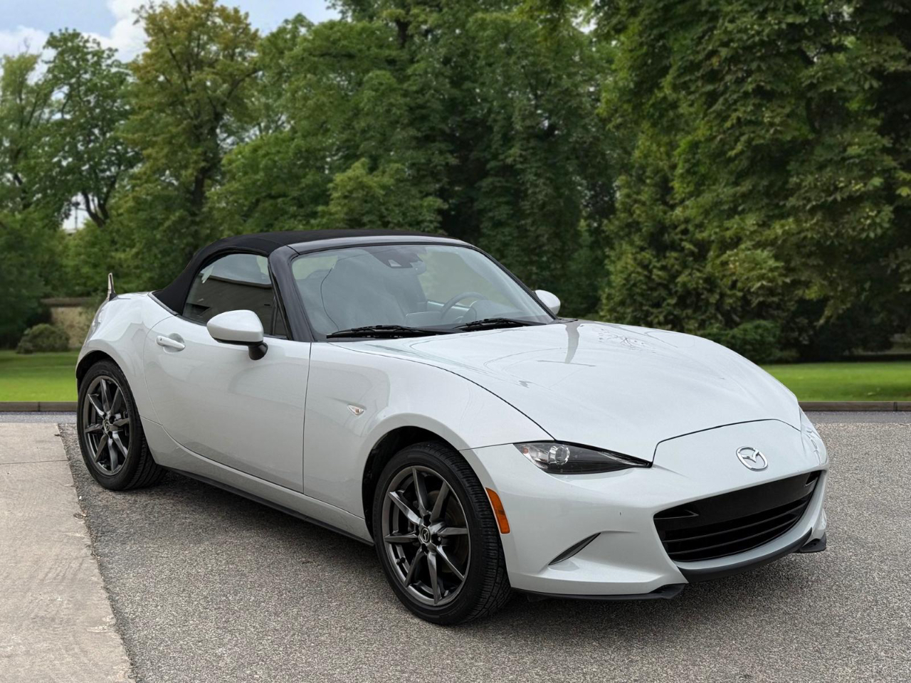 Mazda MX-5 Miata Grand Touring 6AT 2016