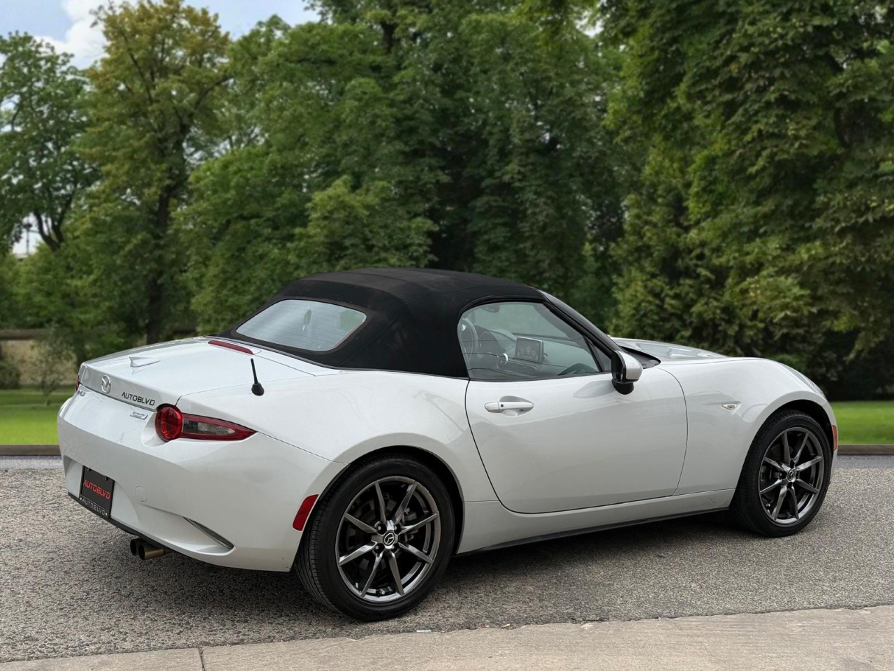 Mazda MX-5 Miata Grand Touring 6AT 2016
