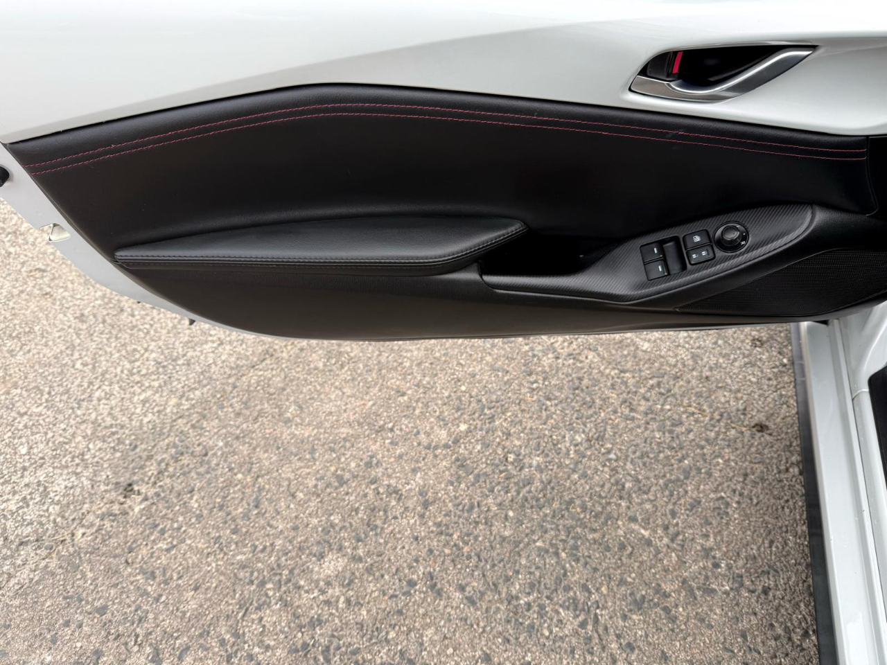 Mazda MX-5 Miata Grand Touring 6AT 2016