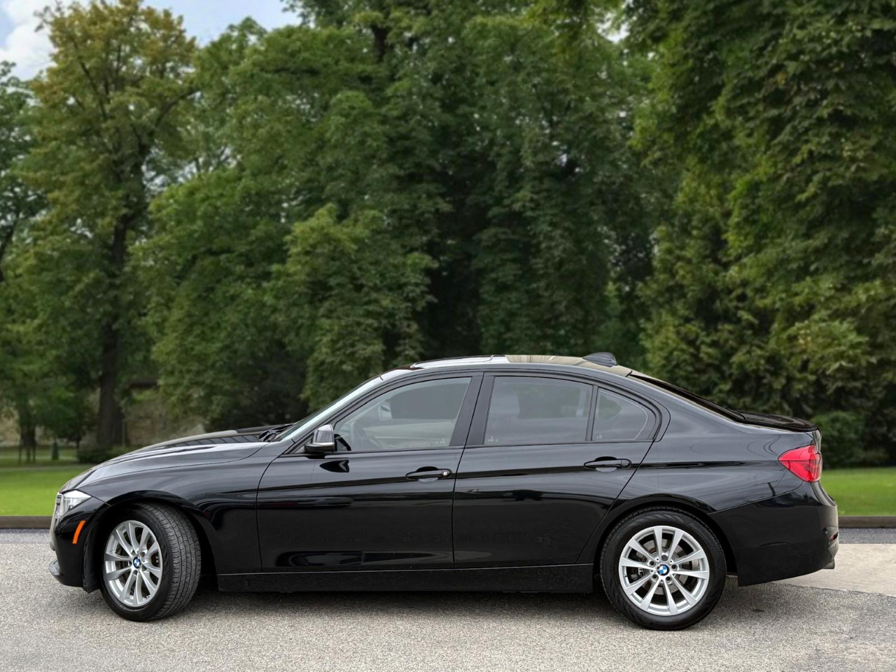 BMW 3-Series 320i Sedan 2016