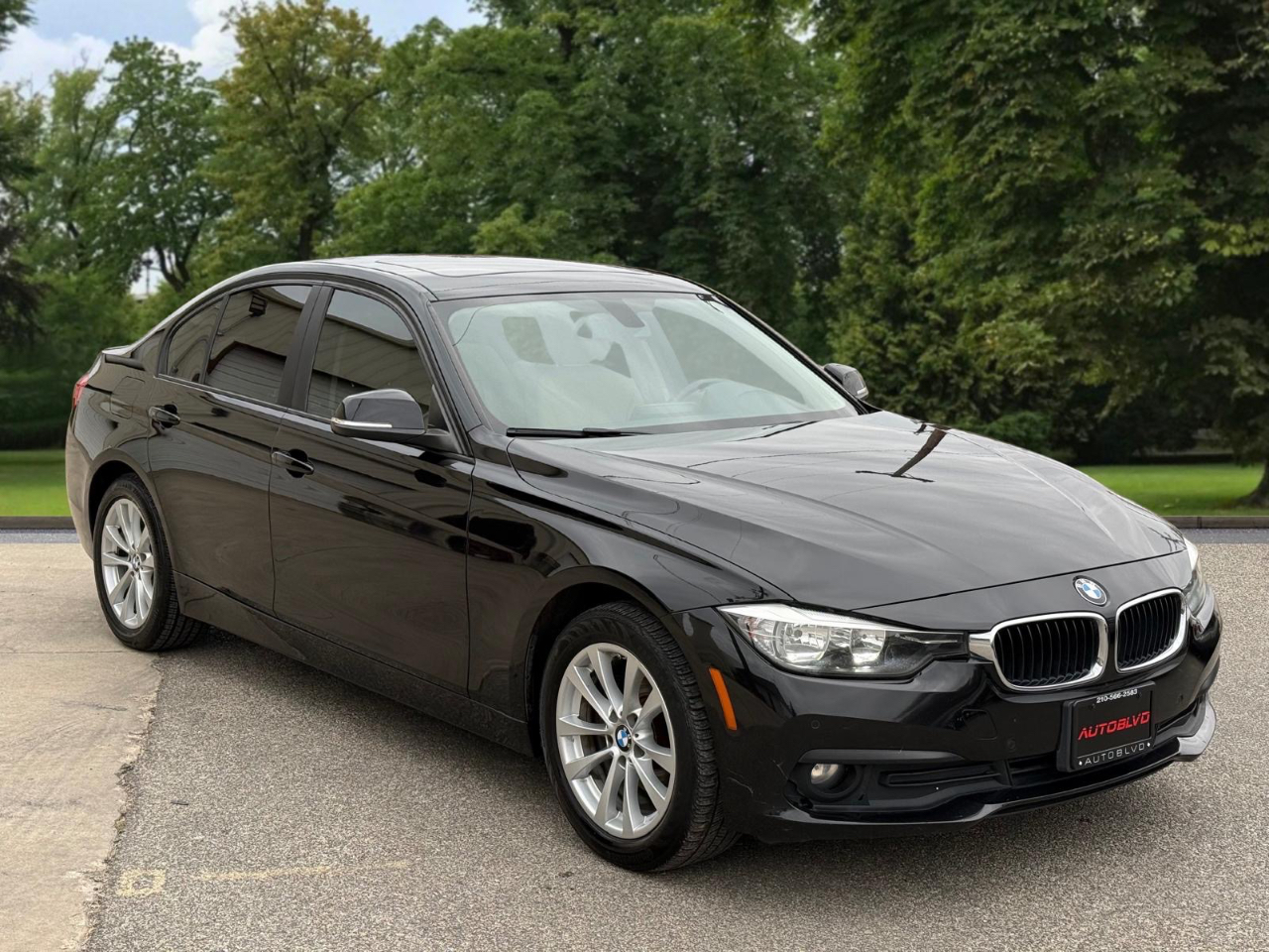 BMW 3-Series 320i Sedan 2016