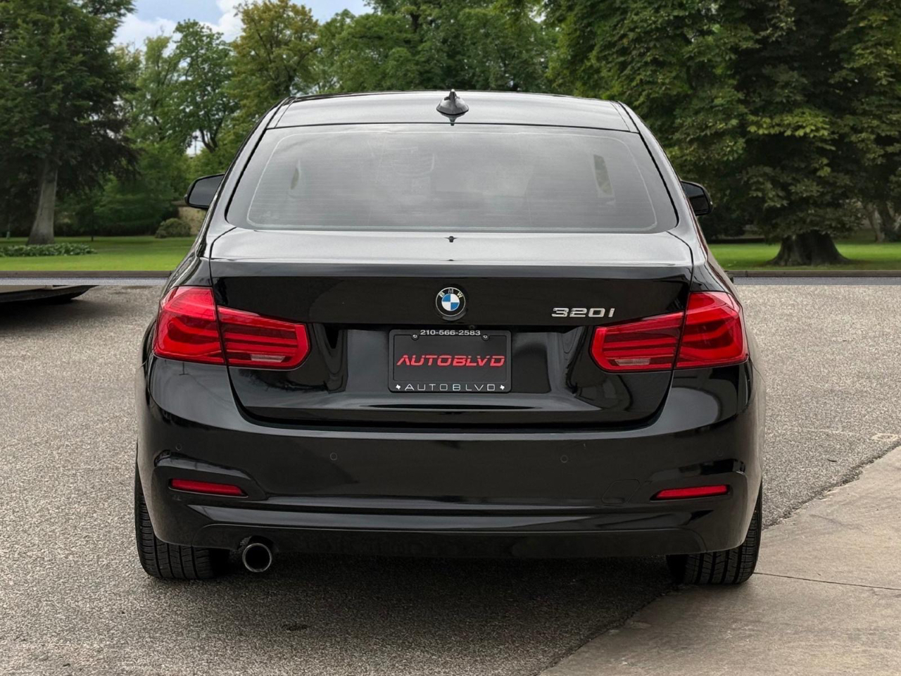 BMW 3-Series 320i Sedan 2016