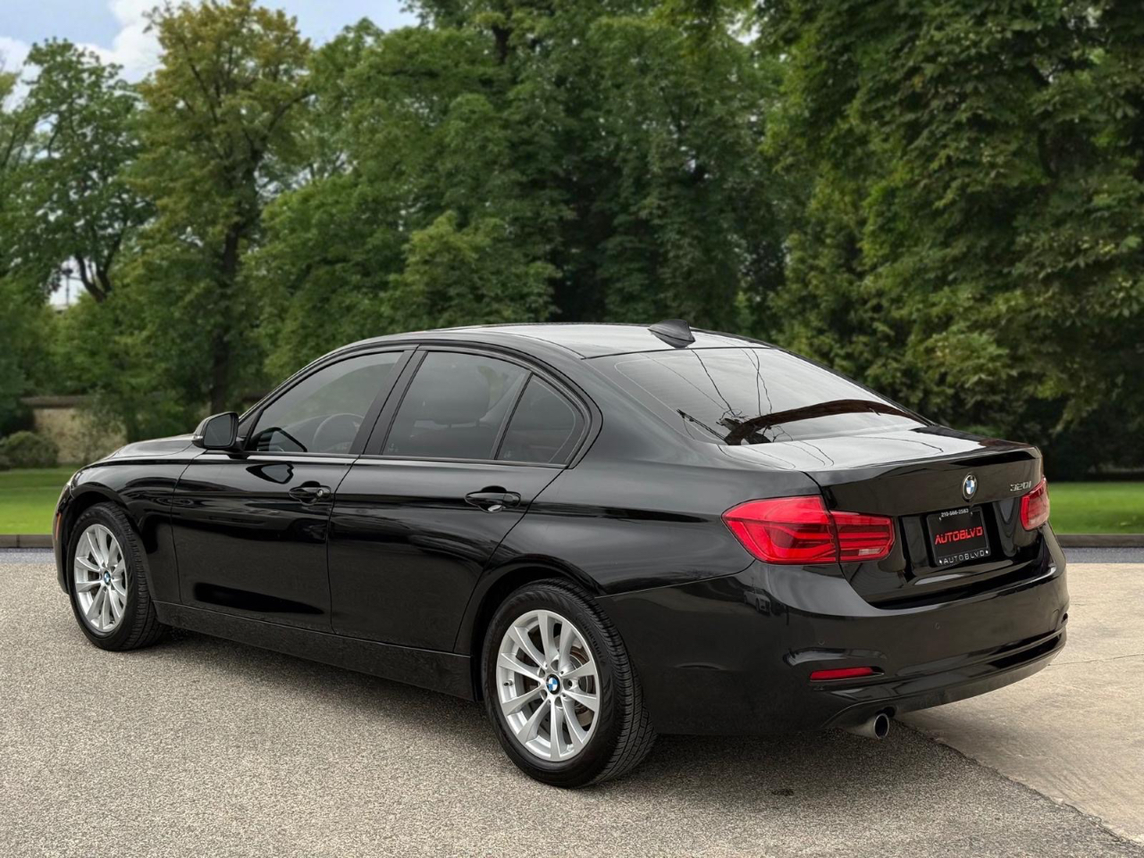 BMW 3-Series 320i Sedan 2016