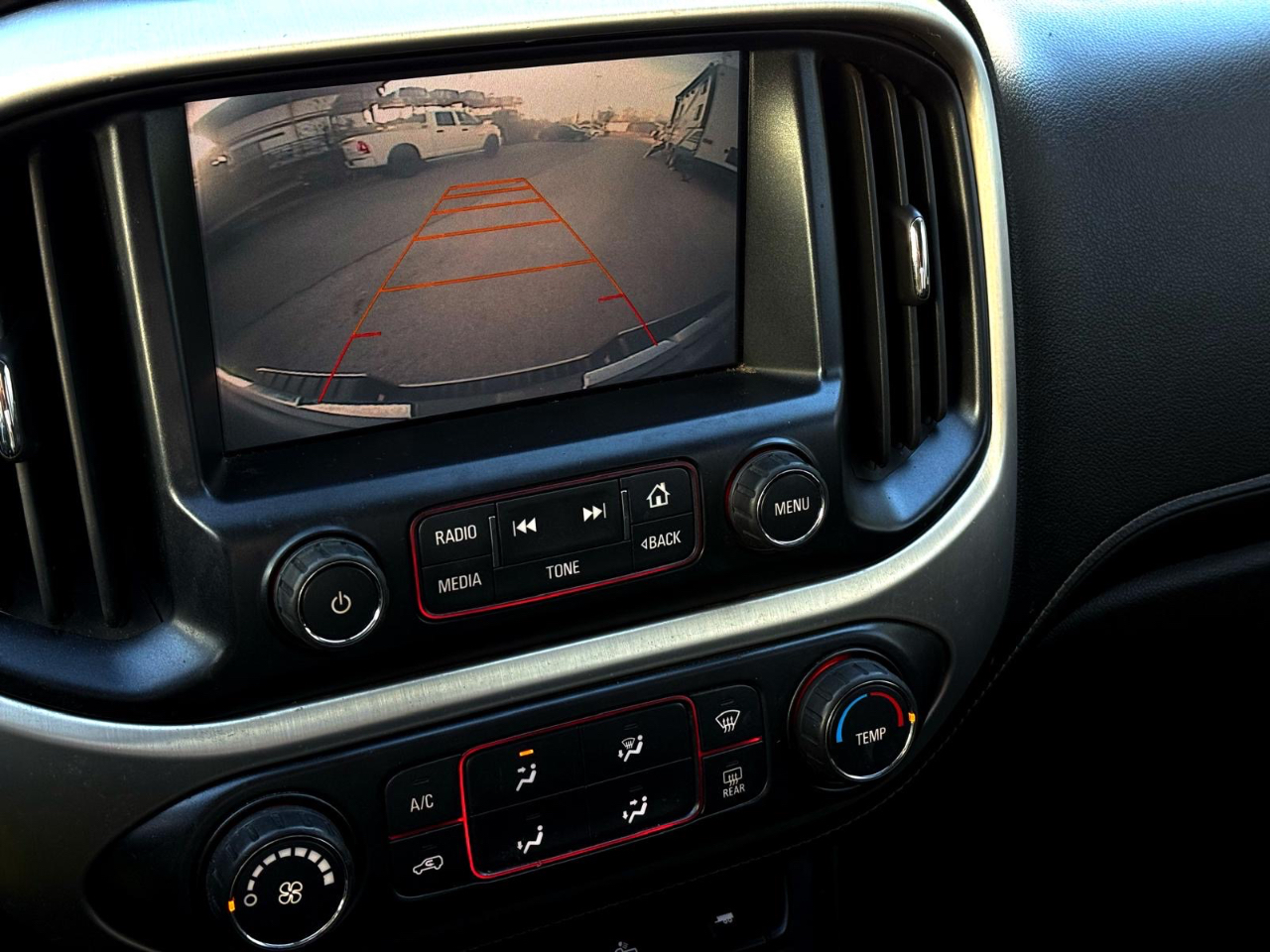 GMC Canyon SLE Crew Cab 2WD Long Box 2016