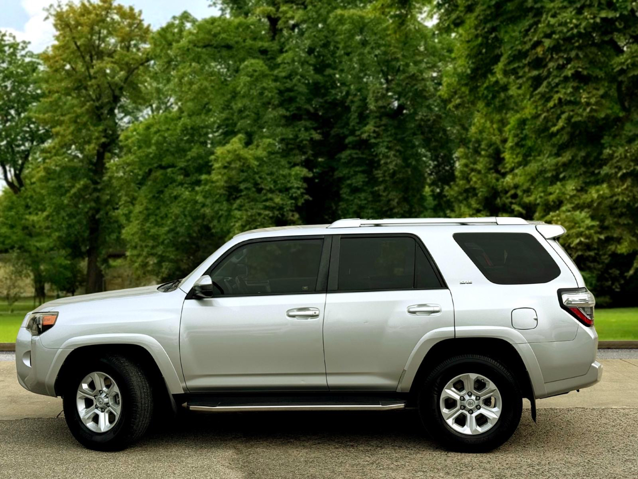 Toyota 4Runner SR5 2WD 2015