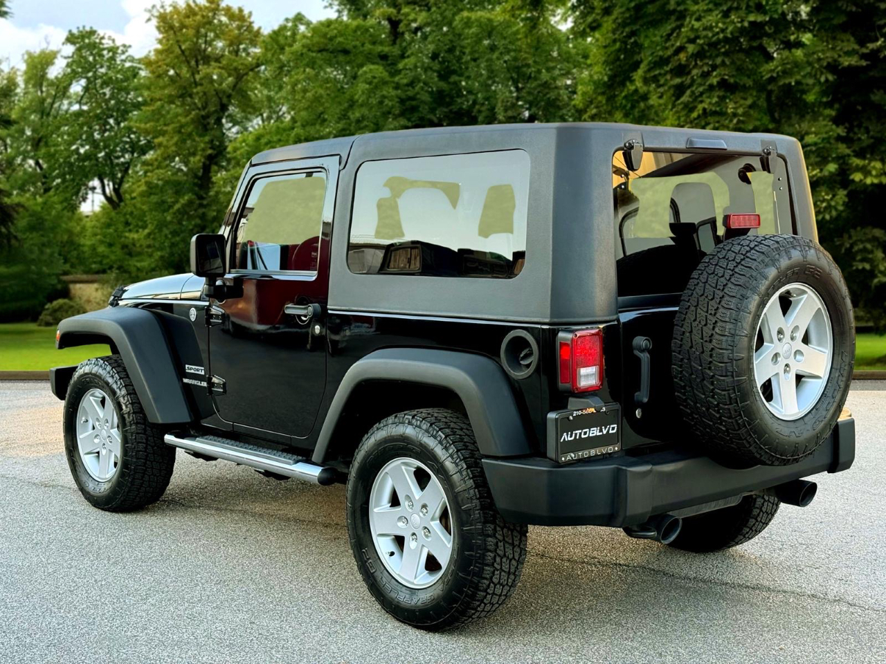 Jeep Wrangler Sport 4WD 2014