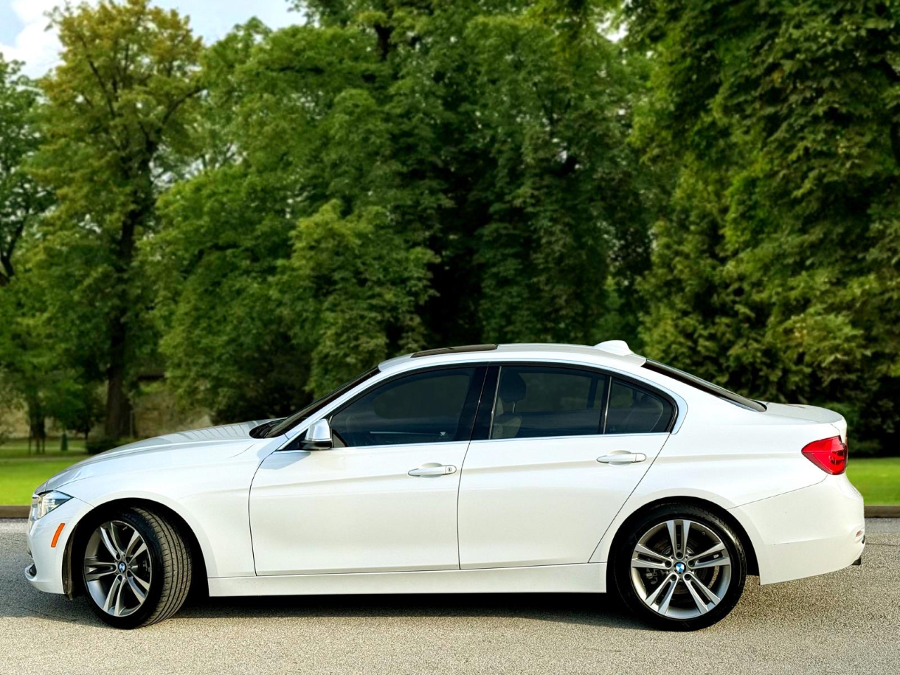 BMW 3-Series 330i SULEV Sedan 2018