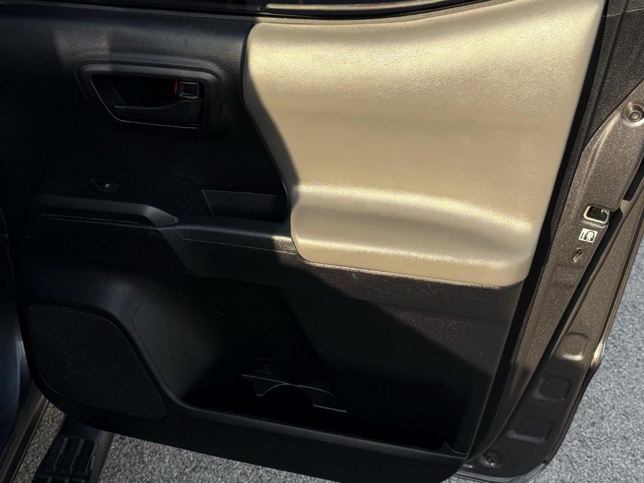 Toyota Tacoma SR5 Double Cab Long Bed I4 6AT 2WD 2018