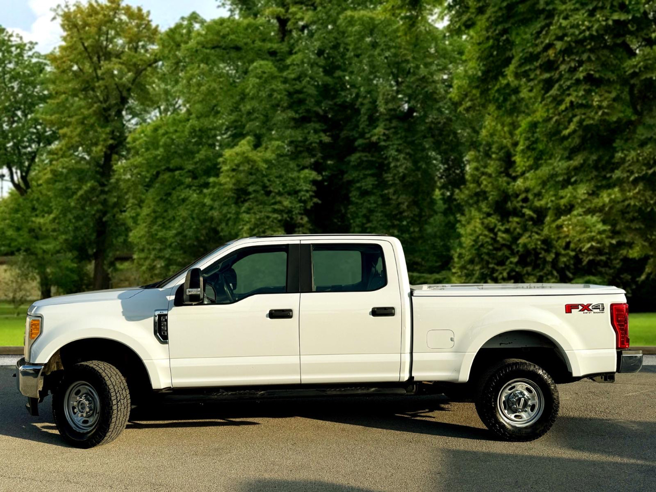 Ford F-250 SD XL Crew Cab 4WD 2017