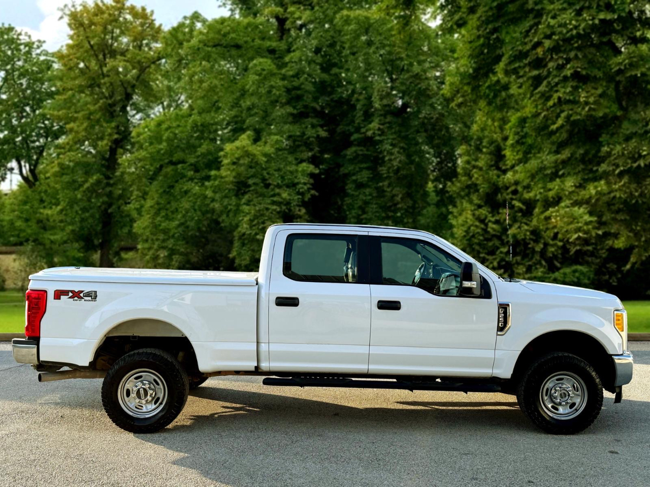 Ford F-250 SD XL Crew Cab 4WD 2017