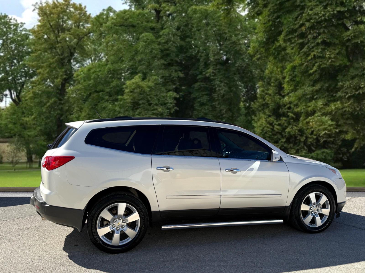 Chevrolet Traverse LTZ FWD 2012