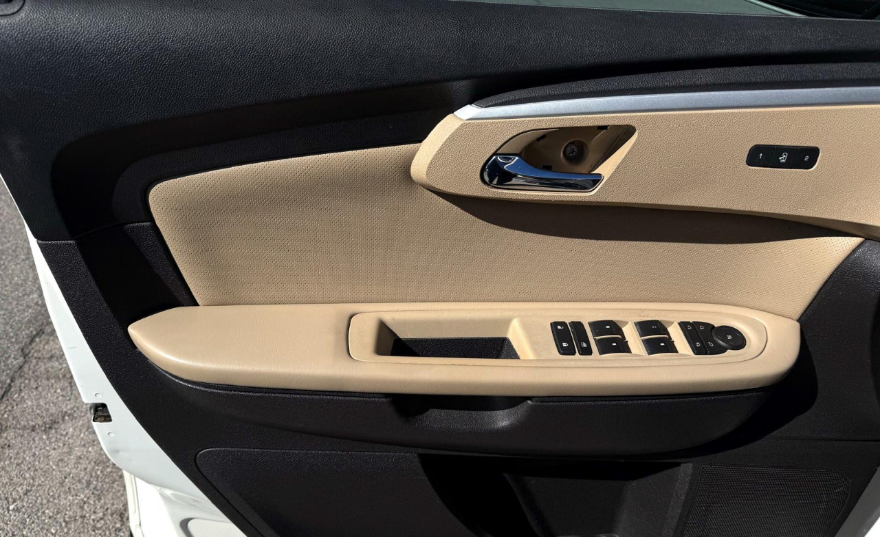 Chevrolet Traverse LTZ FWD 2012