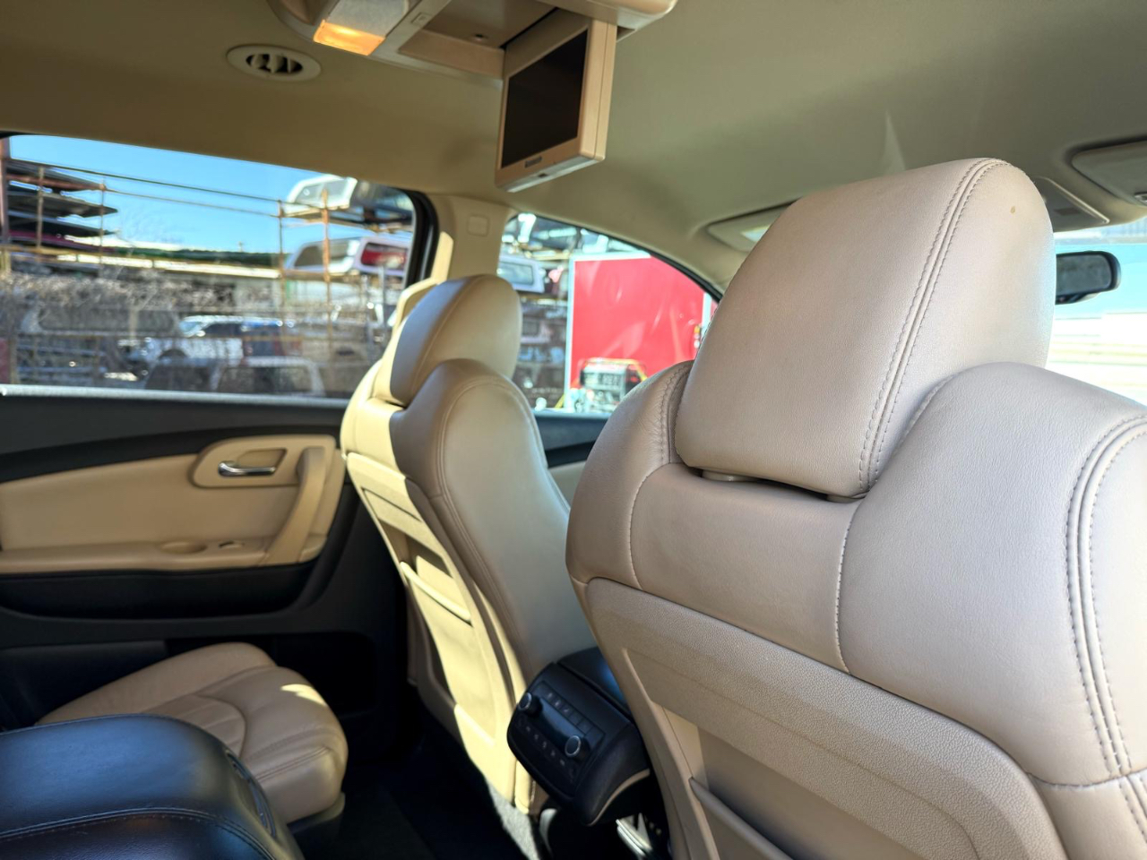 Chevrolet Traverse LTZ FWD 2012