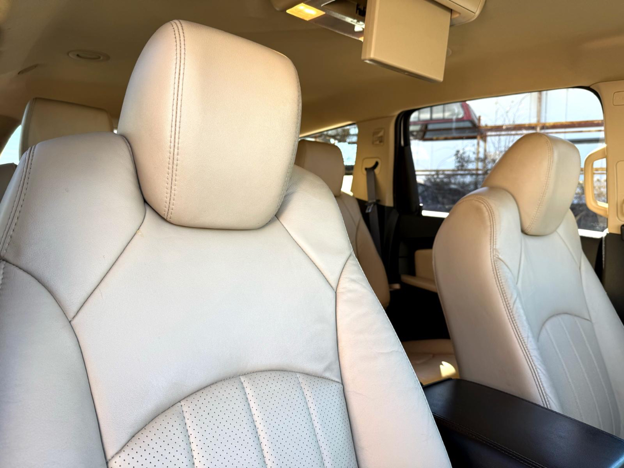 Chevrolet Traverse LTZ FWD 2012