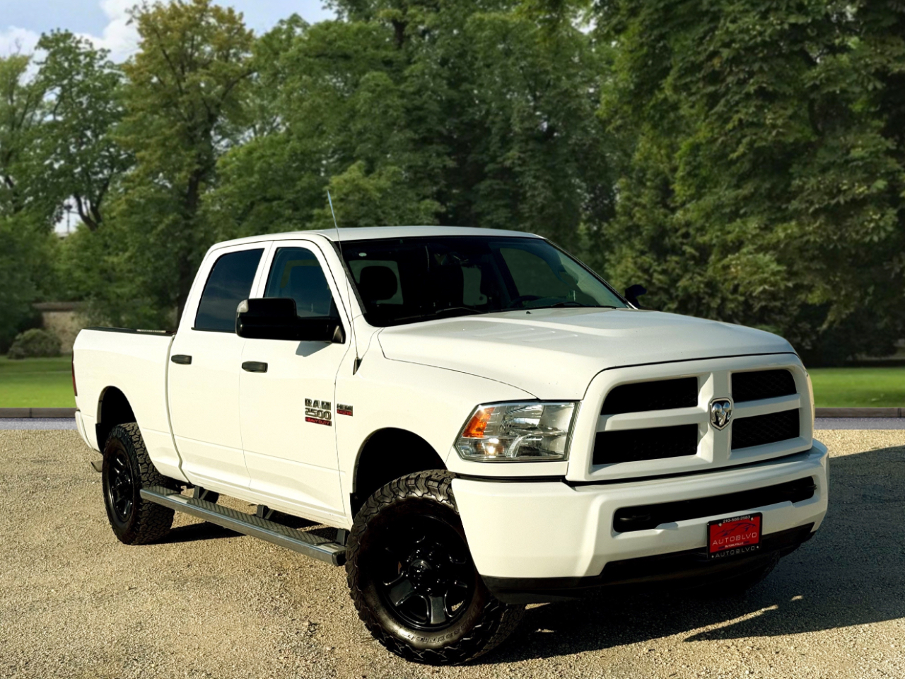 RAM 2500 Tradesman Crew Cab SWB 4WD 2016
