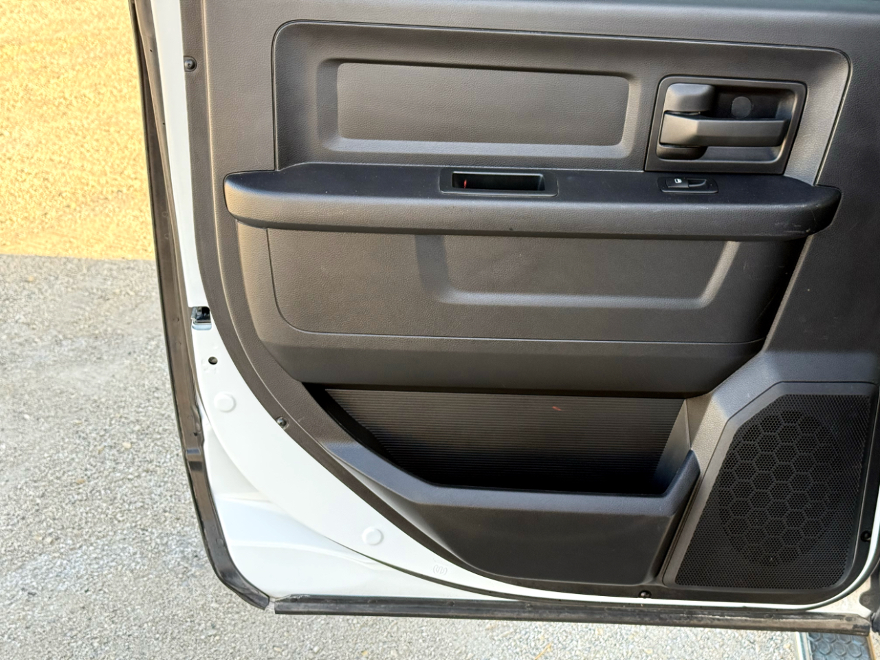 RAM 2500 Tradesman Crew Cab SWB 4WD 2016