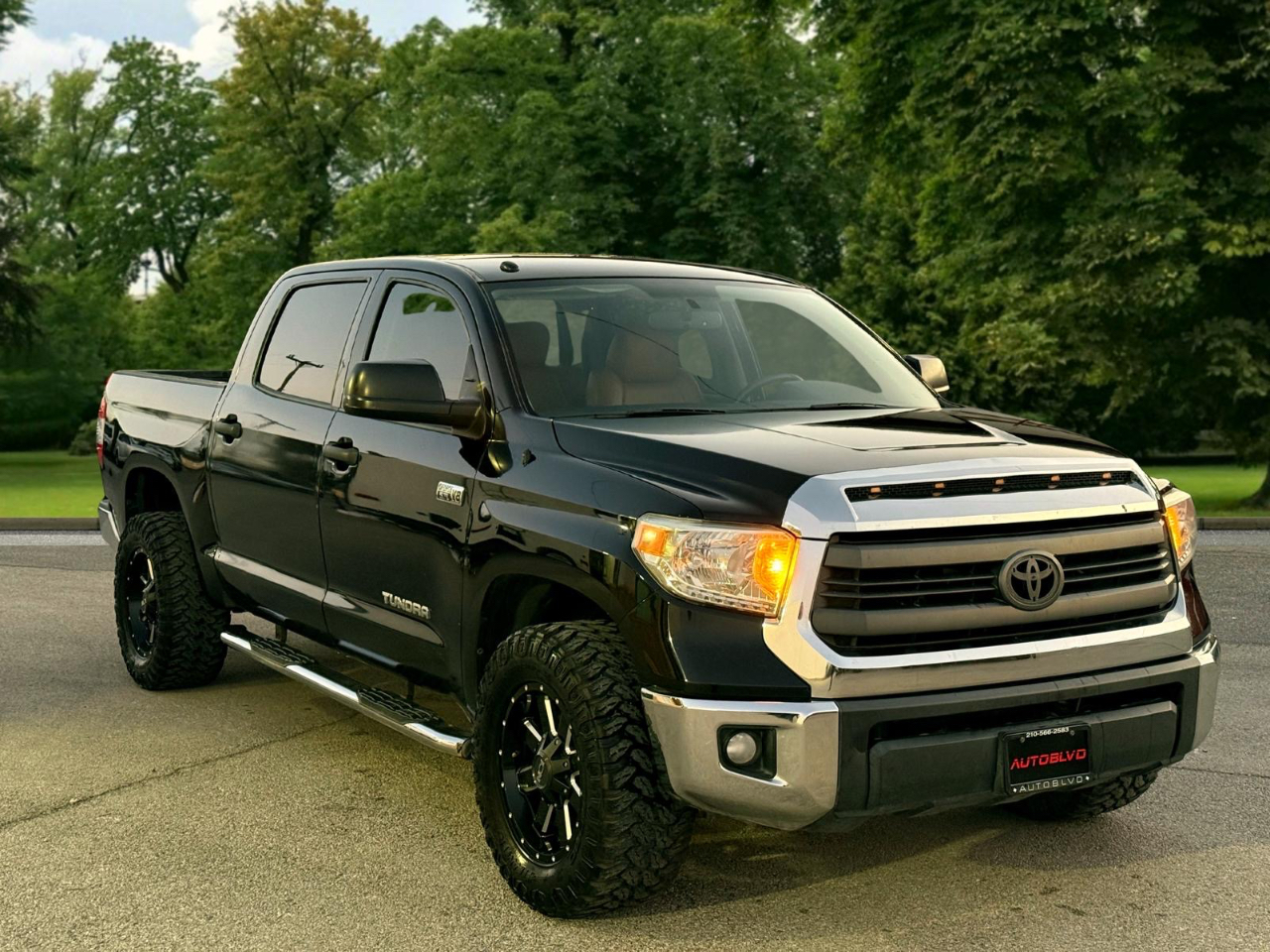 Toyota Tundra SR5 5.7L V8 CrewMax 2WD 2014