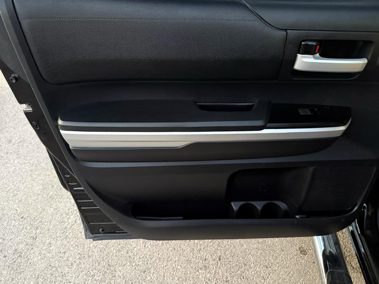 Toyota Tundra SR5 5.7L V8 CrewMax 2WD 2014