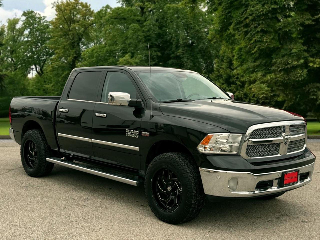 RAM 1500 SLT Crew Cab SWB 4WD 2017