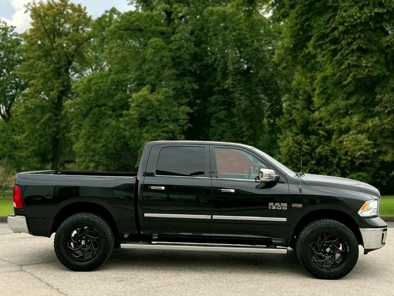 RAM 1500 SLT Crew Cab SWB 4WD 2017