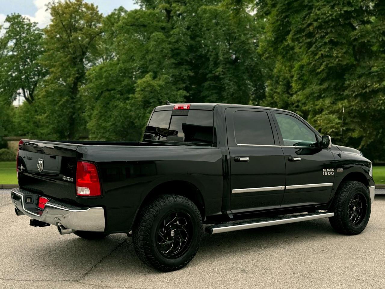 RAM 1500 SLT Crew Cab SWB 4WD 2017