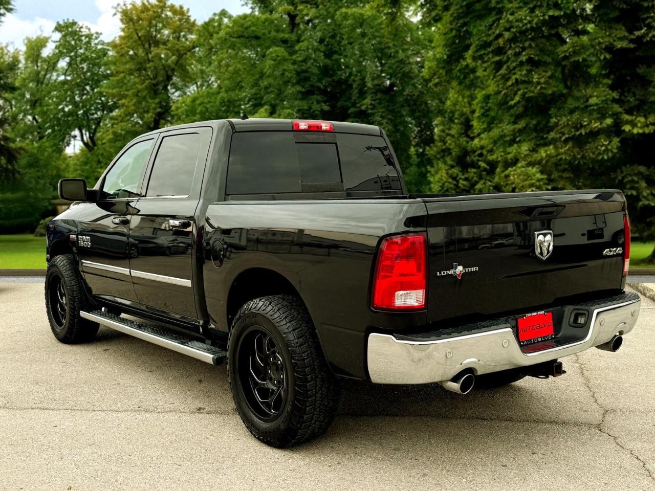 RAM 1500 SLT Crew Cab SWB 4WD 2017