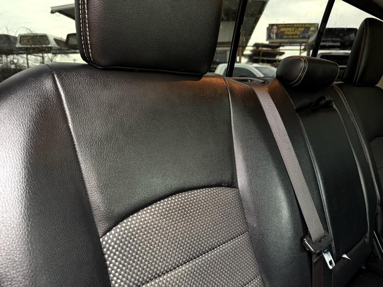 RAM 1500 SLT Crew Cab SWB 4WD 2017