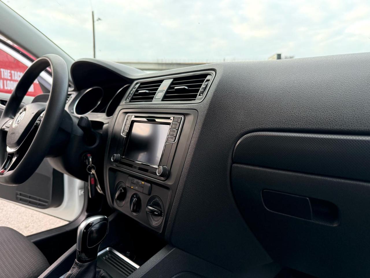 Volkswagen Jetta 1.4T S w/Technology 6A 2016