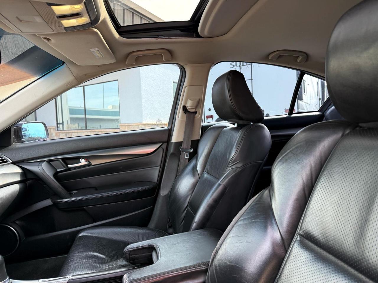 Acura TL 6-Speed AT with Tech Package and 18-In. WP 2012