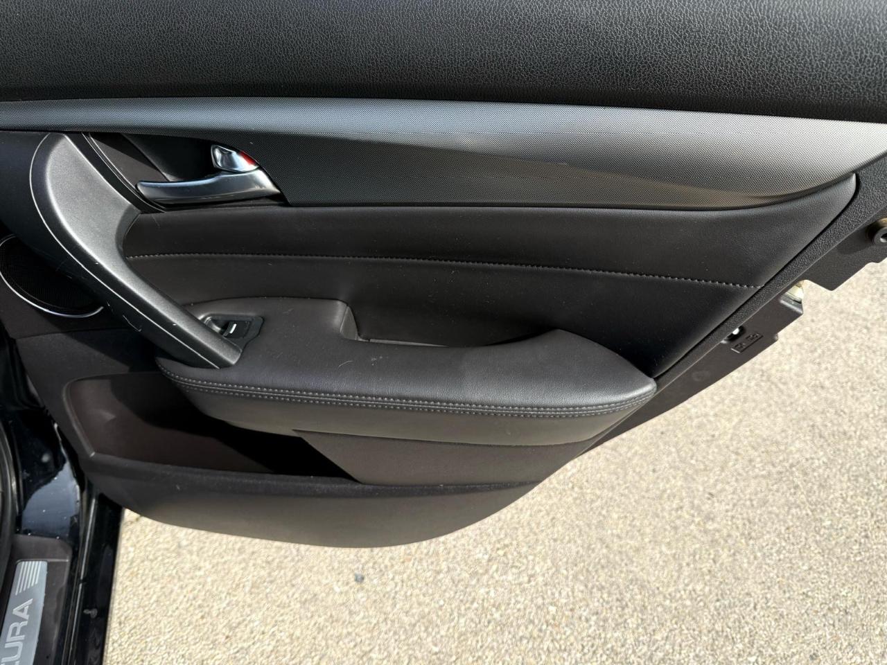 Acura TL 6-Speed AT with Tech Package and 18-In. WP 2012