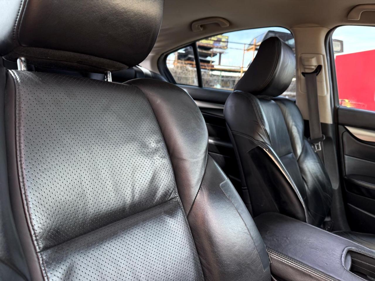 Acura TL 6-Speed AT with Tech Package and 18-In. WP 2012