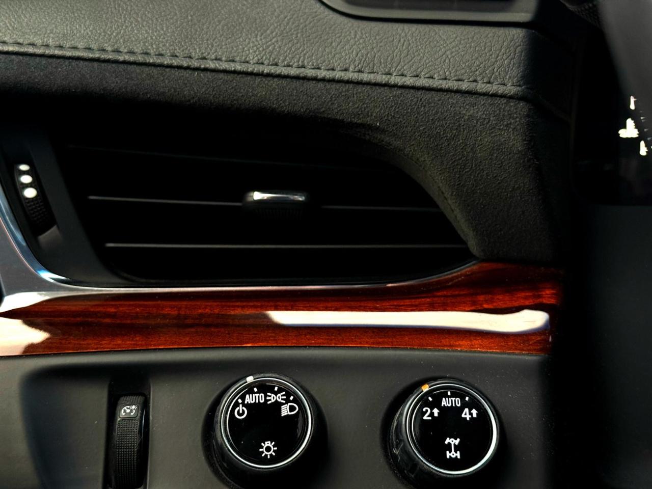 Cadillac Escalade ESV Premium 4WD 2015