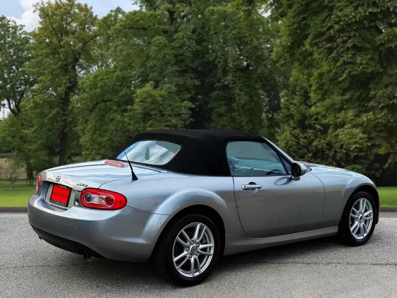 Mazda MX-5 Miata Sport AT 2014