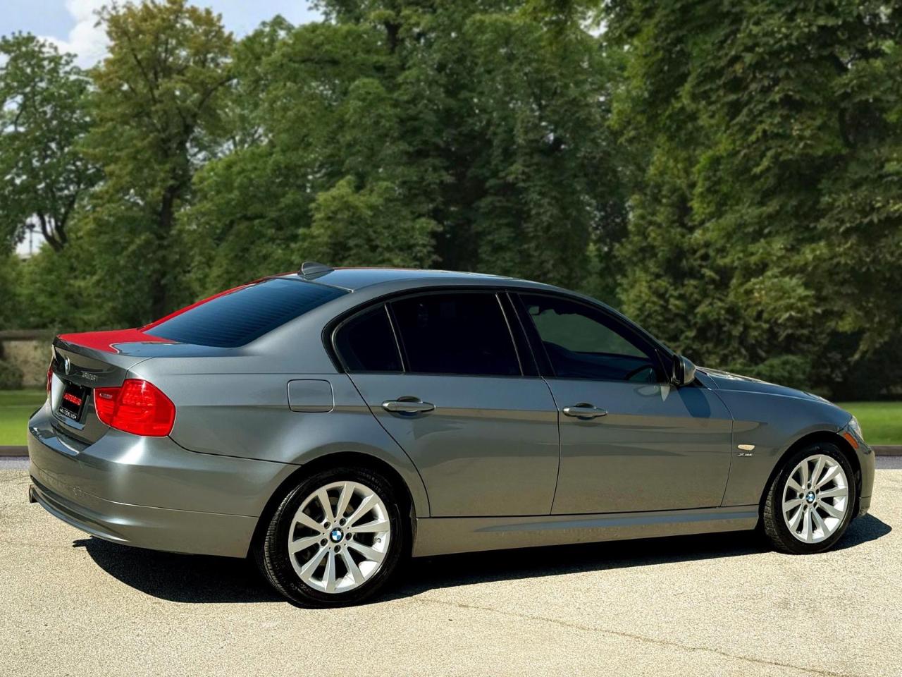 BMW 3-Series 328i xDrive 2011