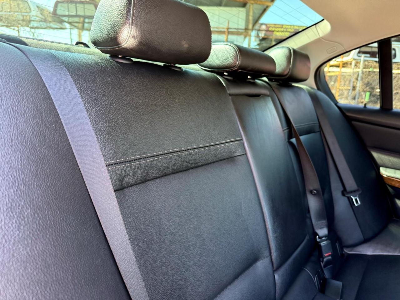 BMW 3-Series 328i xDrive 2011