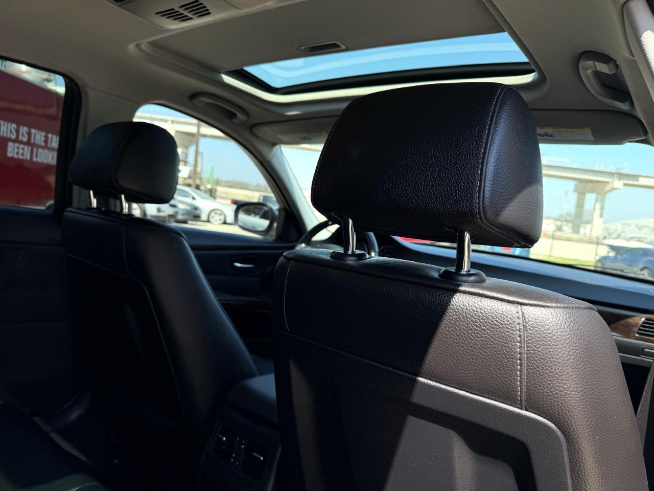 BMW 3-Series 328i xDrive 2011