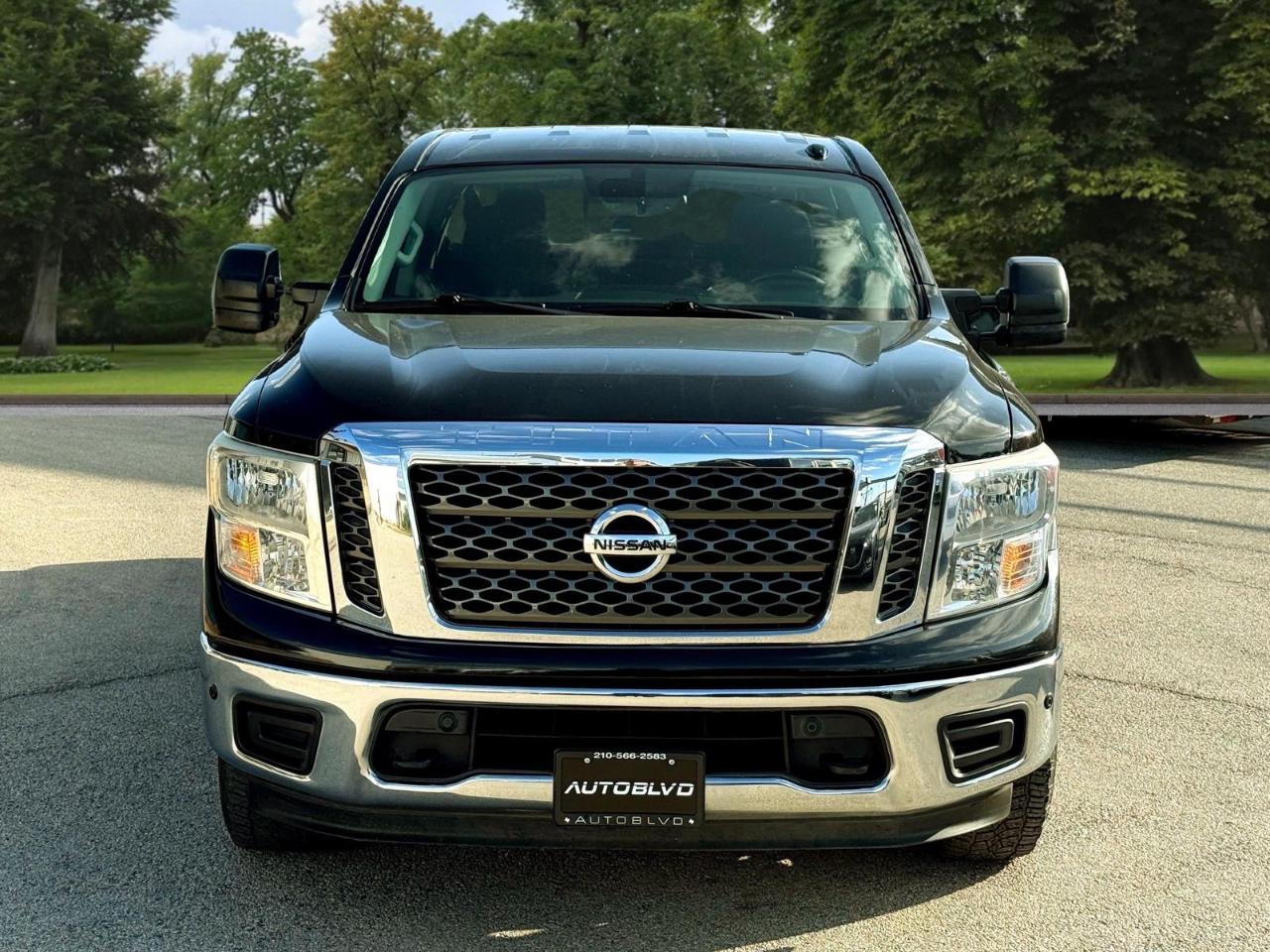 Nissan Titan 4x4 Crew Cab SV 2018