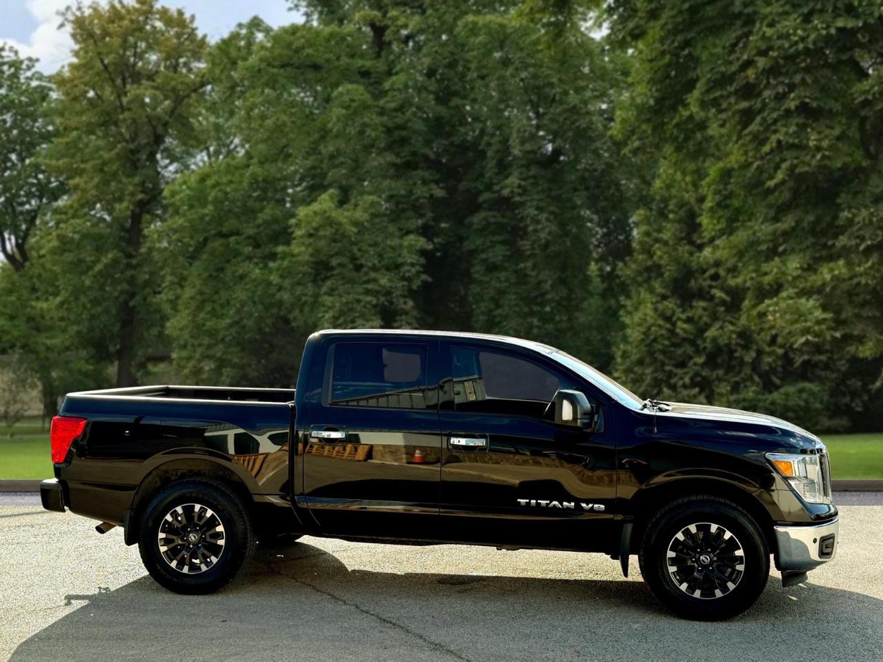 Nissan Titan 4x4 Crew Cab SV 2018