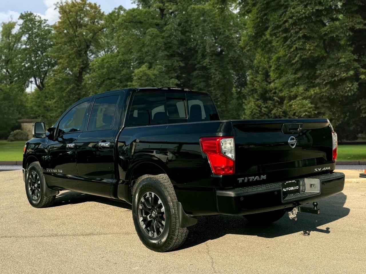 Nissan Titan 4x4 Crew Cab SV 2018