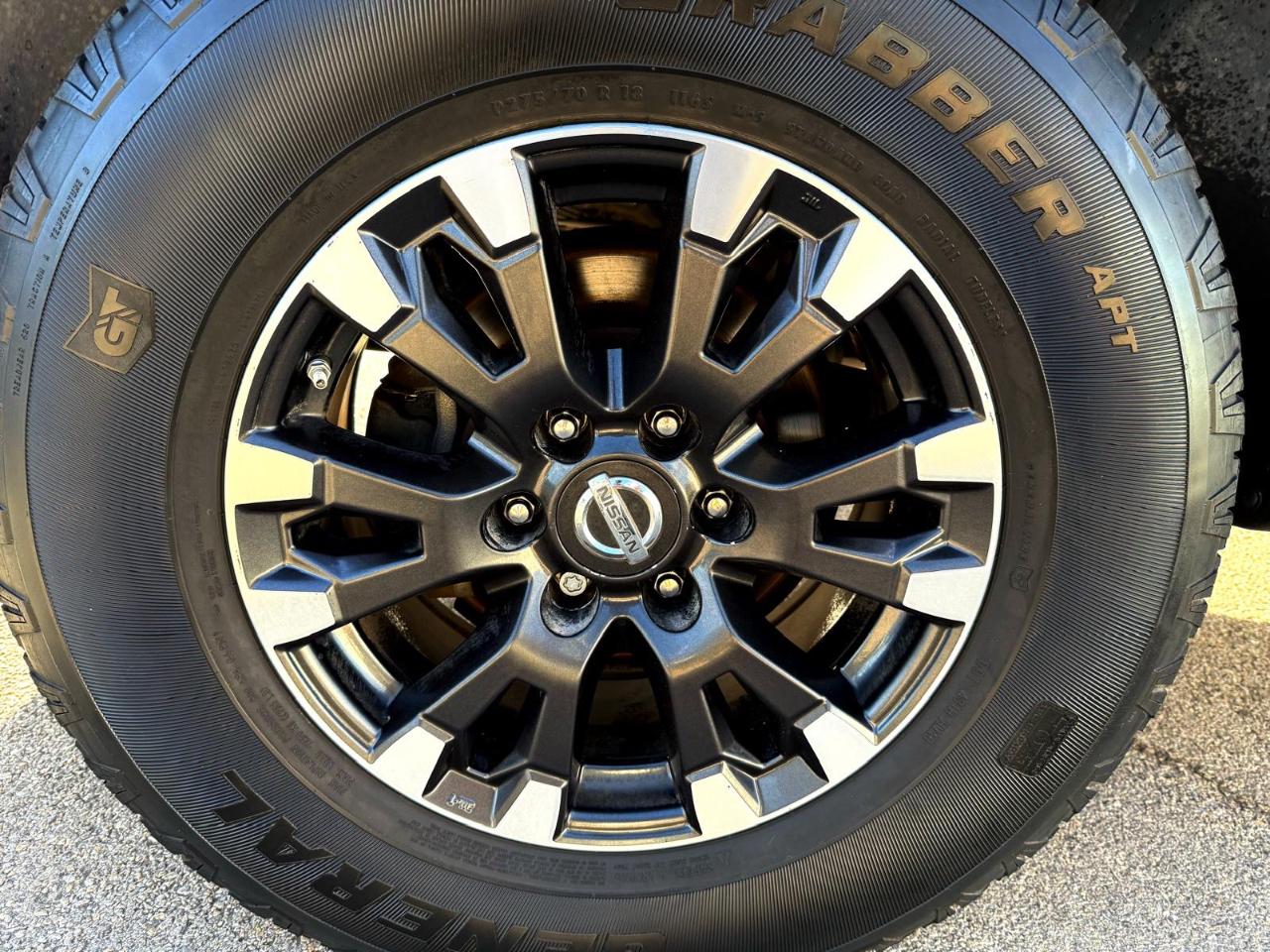 Nissan Titan 4x4 Crew Cab SV 2018