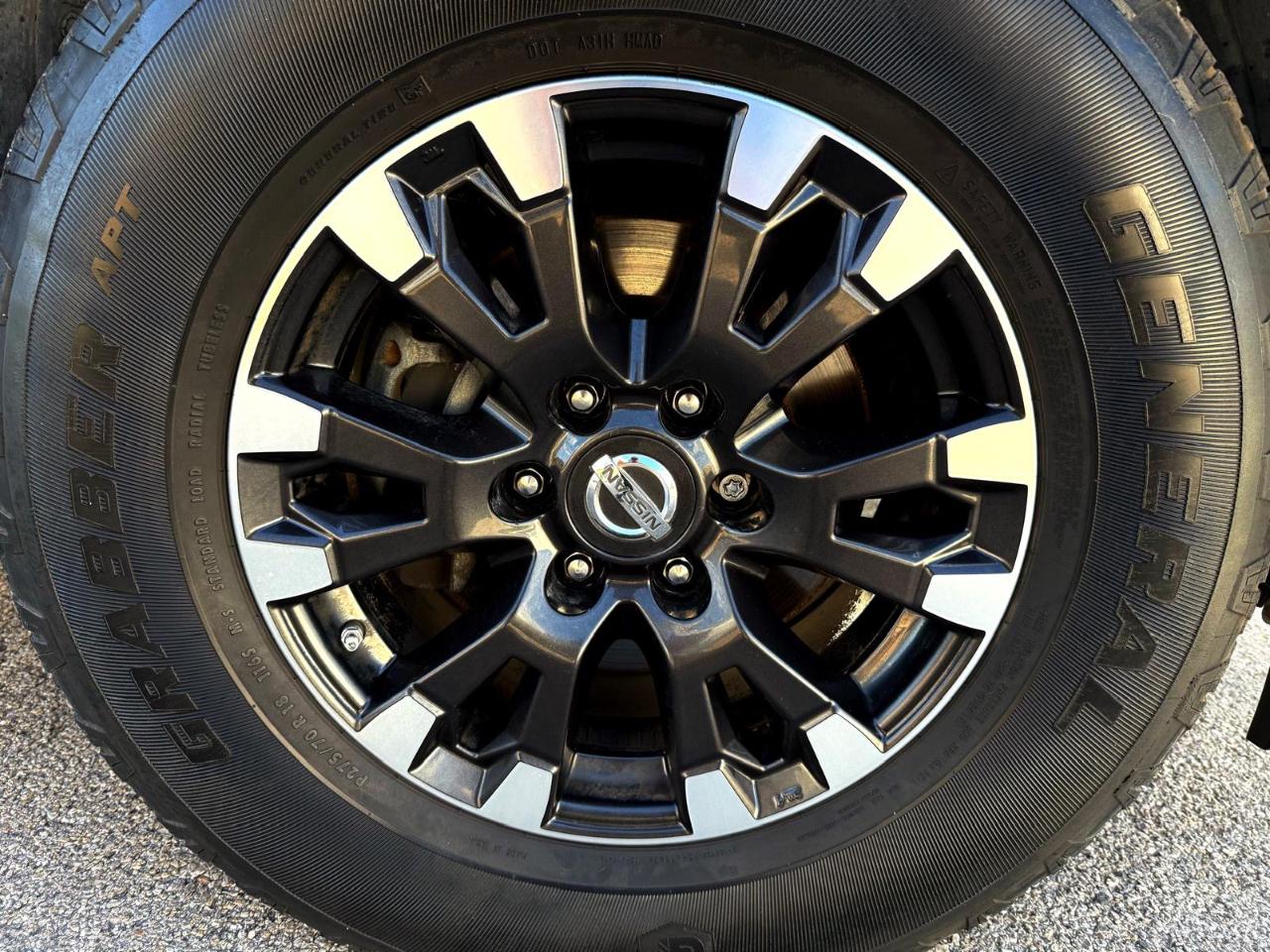 Nissan Titan 4x4 Crew Cab SV 2018