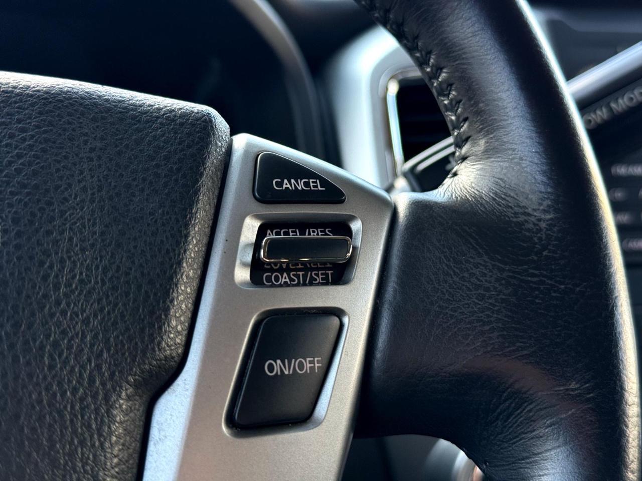 Nissan Titan 4x4 Crew Cab SV 2018