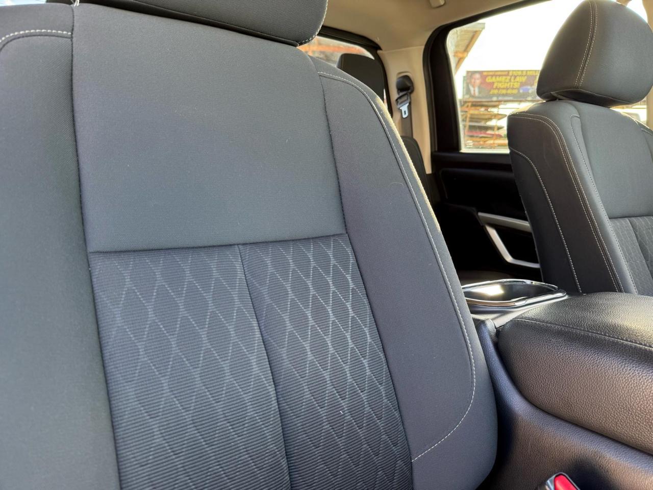 Nissan Titan 4x4 Crew Cab SV 2018